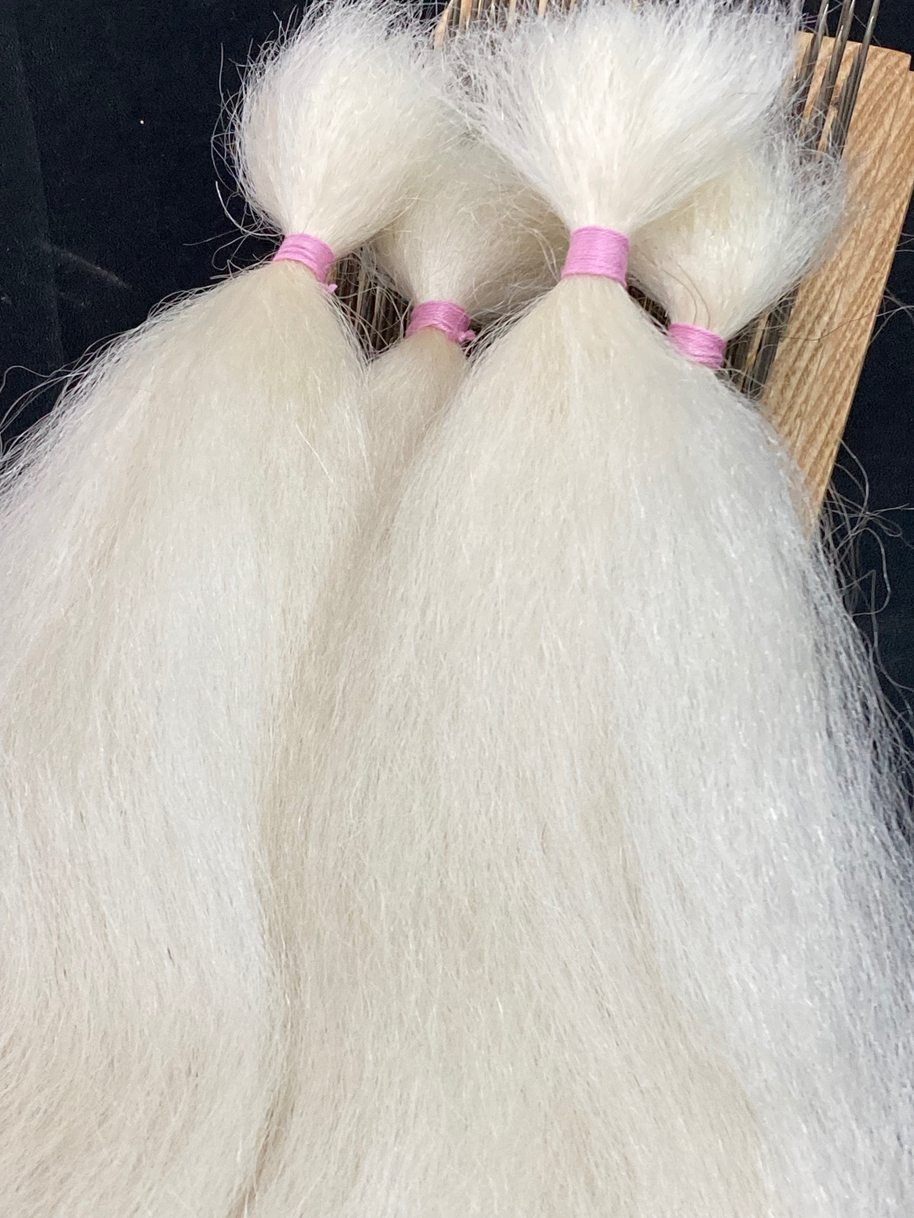 856 Washed White Tail Yak Various lengths 30 grm Bundle The