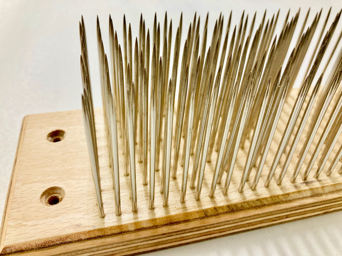 497 - Professional Long Slim Mixing/Holding Hair Hackle - Large Size - Stainless Steel Pins