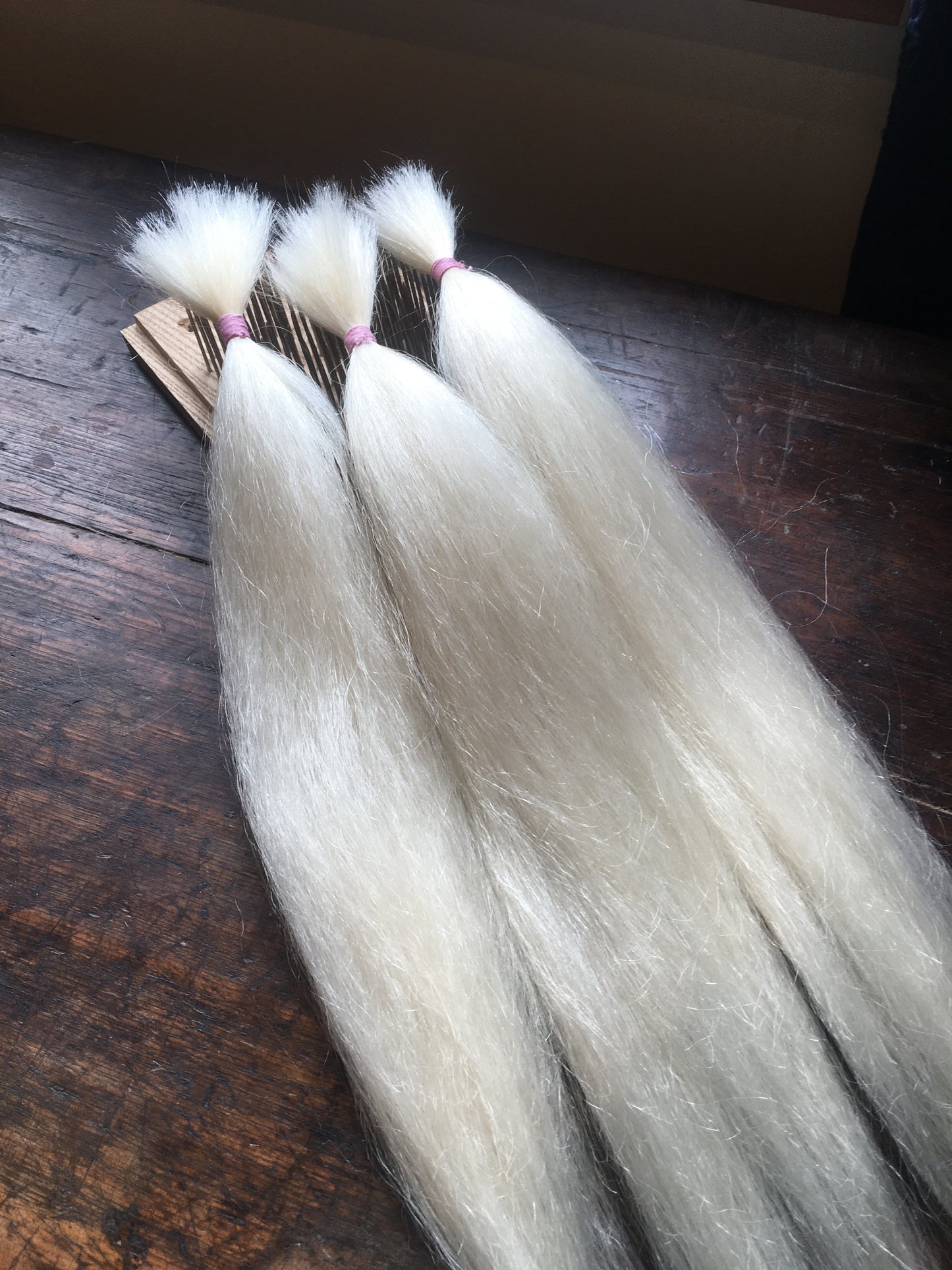 856 Washed White Tail Yak - Various lengths - 30 grm Bundle