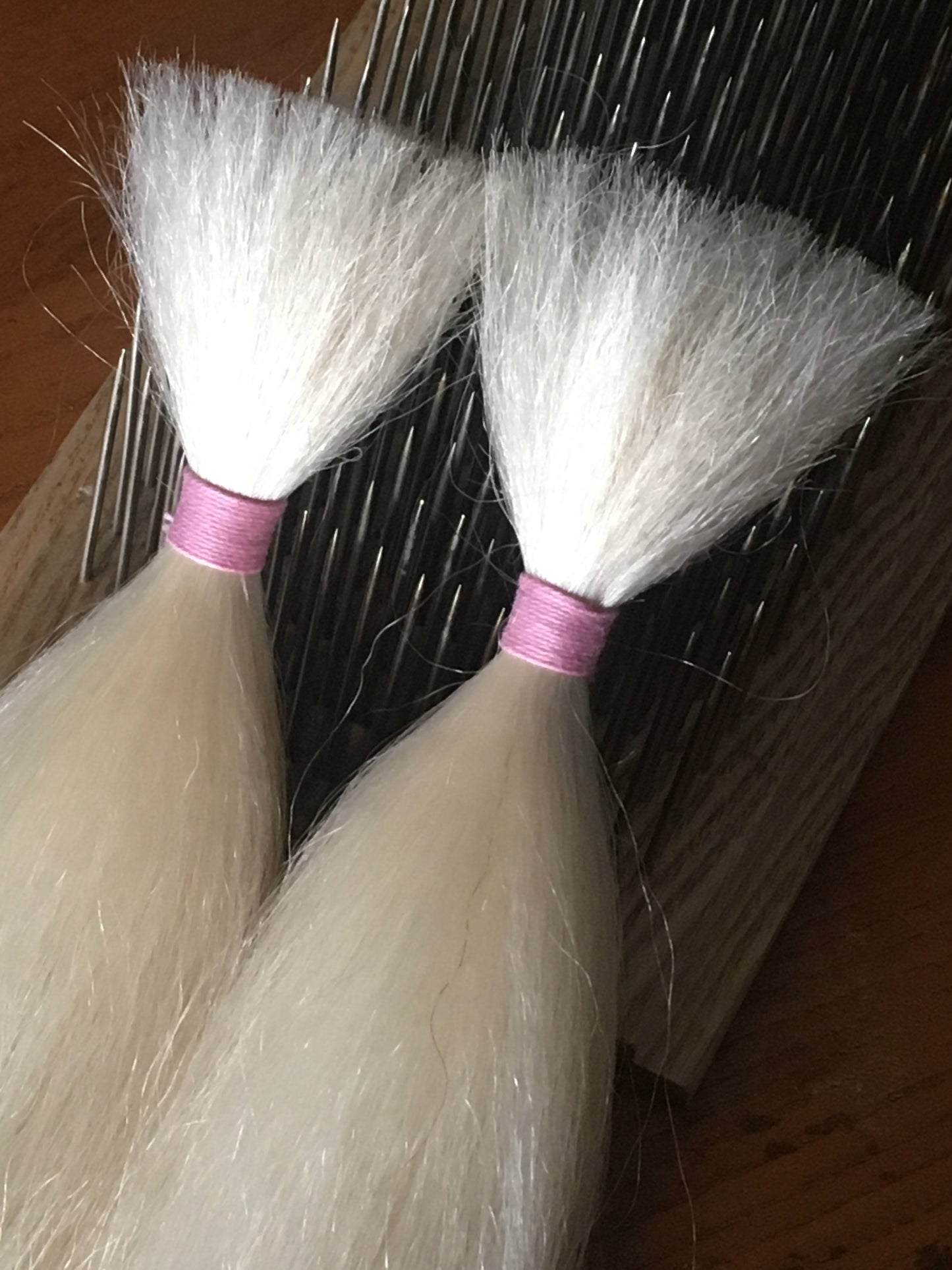 856 Washed White Tail Yak - Various lengths - 30 grm Bundle