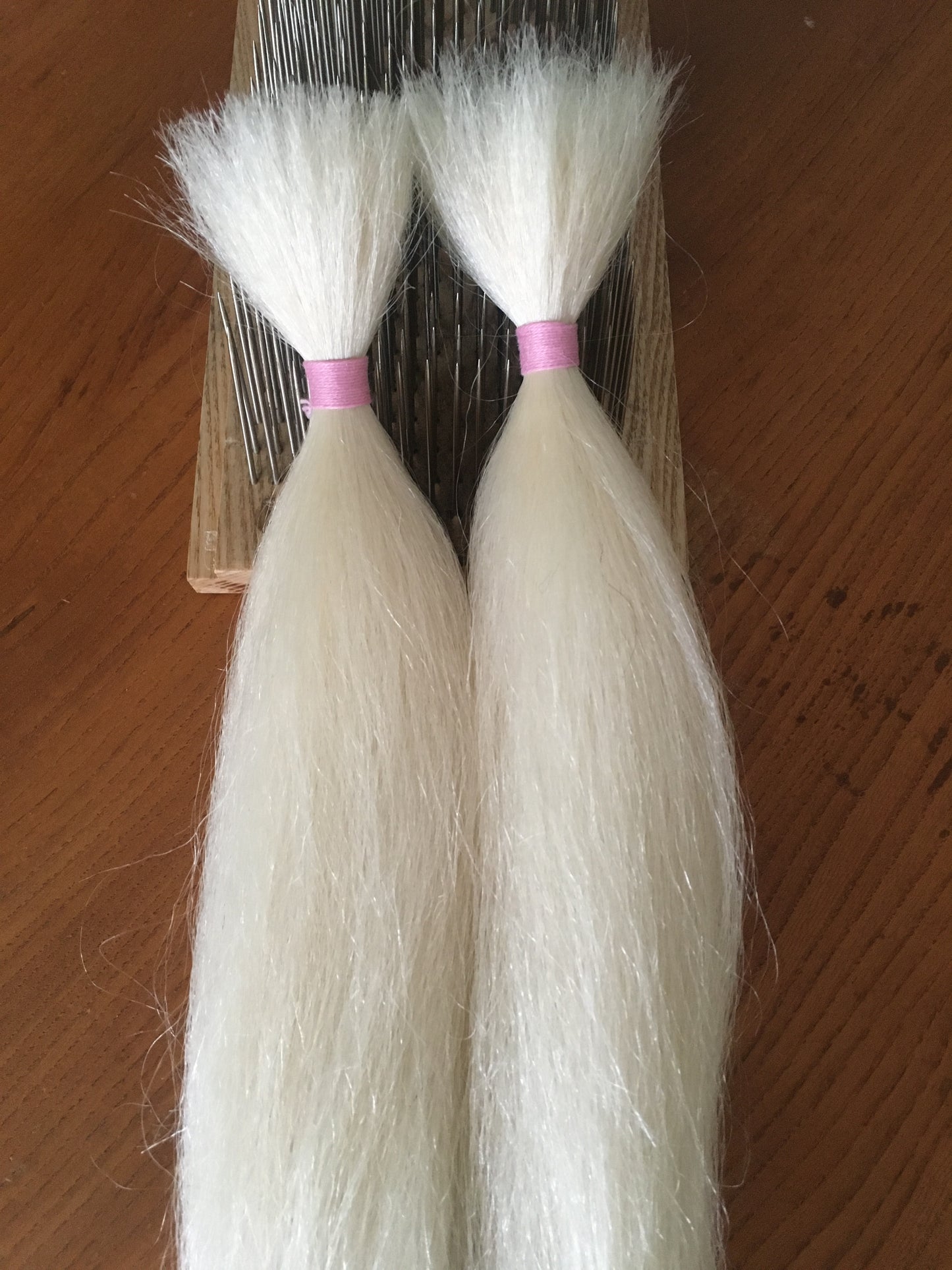 856 Washed White Tail Yak - Various lengths - 30 grm Bundle