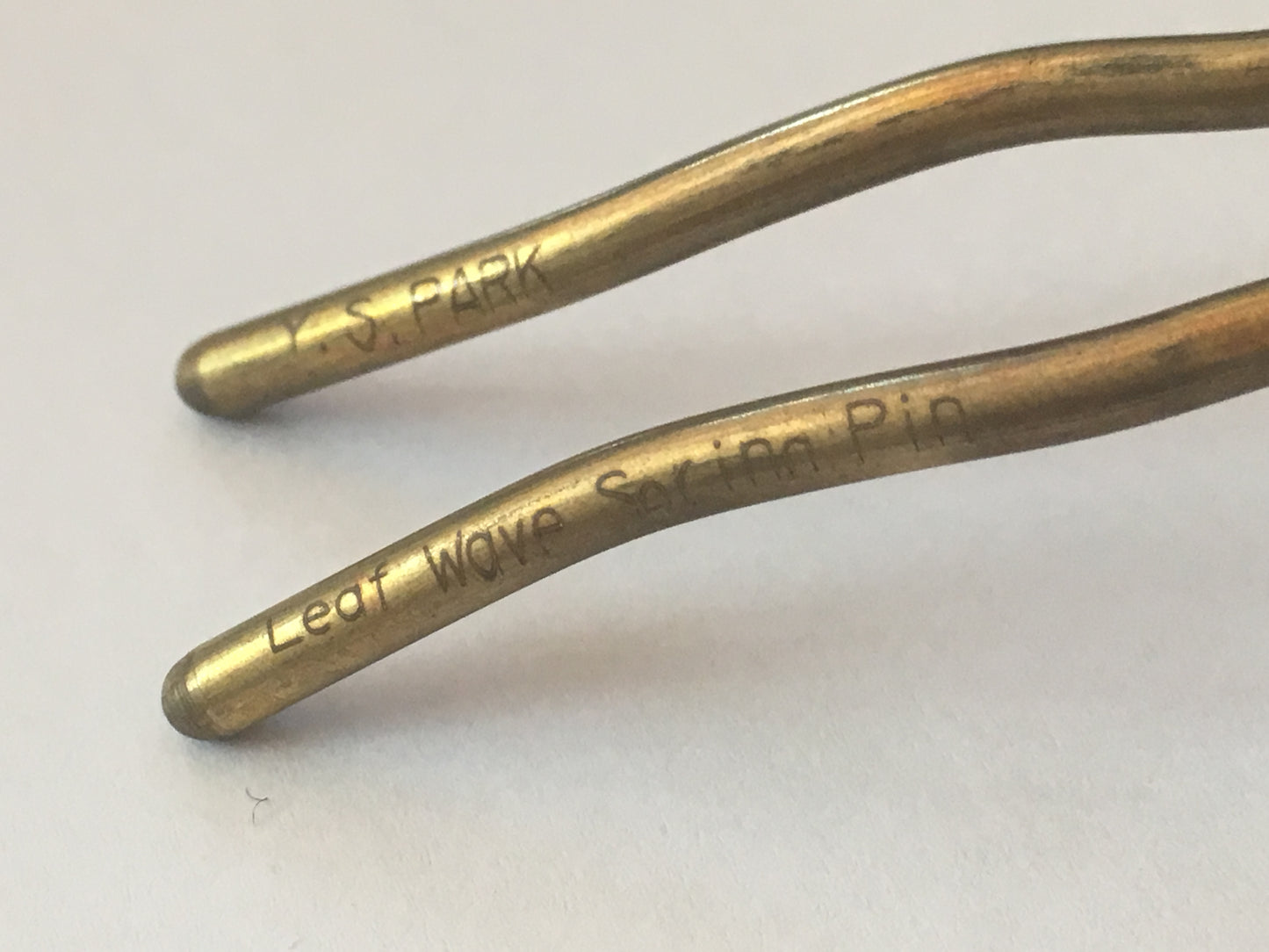 Y.S. Park leaf Wave Spring Pin
